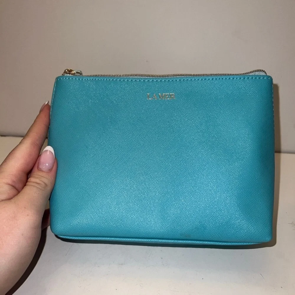 LA MER BLUE LEATHER MAKEUP COSMETIC BAG